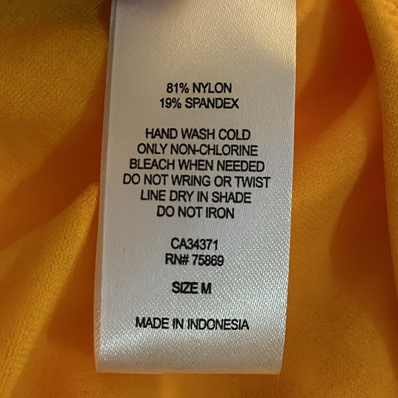 Gossip Yellow Underwire Bikini Top Size Medium (Tiny!) NWT #103123 - Picture 11 of 11